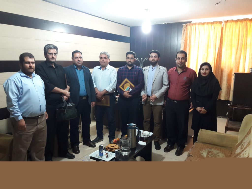 رئیس تعزیرات حکومتی شهرستان مسجدسلیمان در جمع خبرنگاران: بیشترین تخلفات صنفی در مسجدسلیمان بحث عدم درج قیمت و گران فروشی است/مردم شکایات صنفی خود را علاوه بر اصناف و..به تعزیرات هم حضوری اعلام کنند