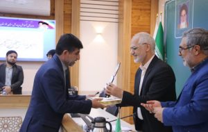 تجلیل استاندار و مدیرکل آموزش و پرورش خوزستان از فرماندار اندیکا در راستای فعالیت مستمر در شورای آموزش و پرورش
