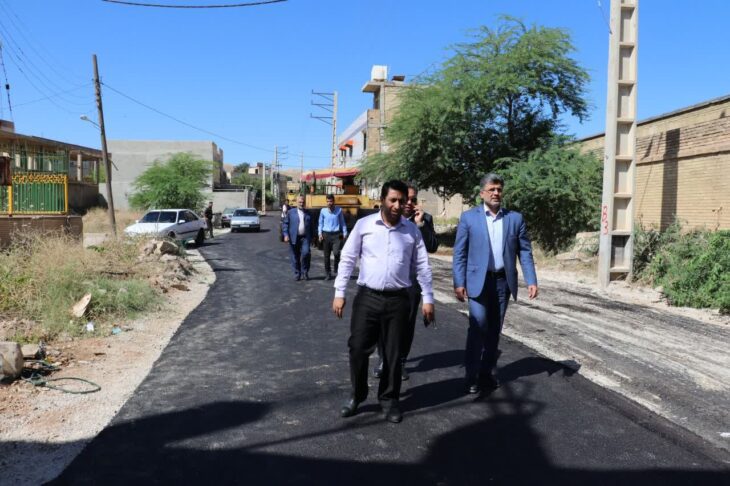 آرش قنبری شهردار مسجدسلیمان: با هدف رفع مشکلات و بهسازی معابر محلات، عملیات آسفالت معابر محله پست مهندسی انجام شد آرش قنبری شهردار مسجدسلیمان: با هدف رفع مشکلات و بهسازی معابر محلات، عملیات آسفالت معابر محله پست مهندسی انجام شد