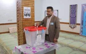 حضور شهردار مسجدسلیمان در شعبه اخذ رای