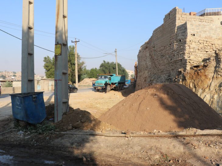 ادامه عملیات اجرایی پروژه تعریض مسیر دو راهی بی بی یان به هنرستان
