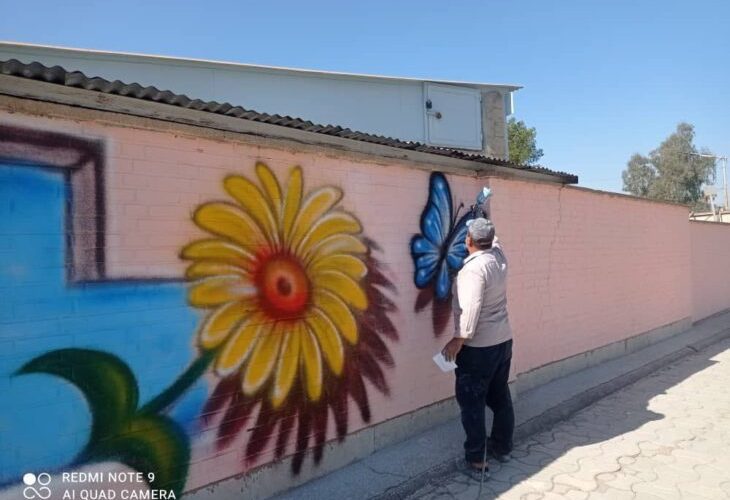 رنگ‌ آمیزی دیوارها و تجهیزات ورزشی پارکها و بوستان های سطح شهر در دستور کار معاونت خدمات شهری شهرداری مسجدسلیمان