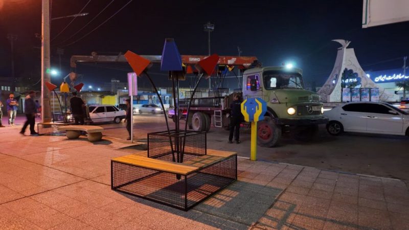 نصب مبلمان شهری در مسجدسلیمان در آستانه سال جدید