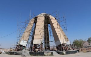 آغاز عملیات بازسازی المان تپه شهدای گمنام منطقه نفتک مسجدسلیمان