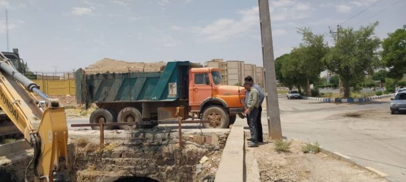 عملیات لایروبی مسیر کلانتری ۱۲ تا هوانیروز آغاز شد