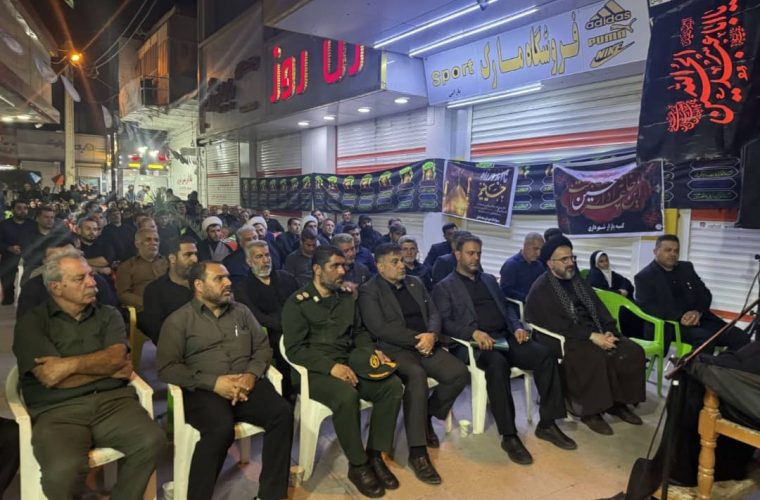 به همت اداره صمت،اتاق اصناف و هیئت عزاداری بازاریان مسجدسلیمان؛،مراسم عزاداری اباعبدالله الحسین(ع) در شب هشتم محرم در بازار شهرستان مسجدسلیمان برگزار گردید