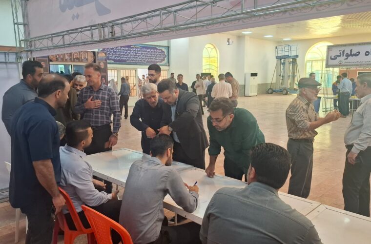 آغاز هفته وحدت با تجدید میثاق شهردار مسجدسلیمان با شهدا و برپایی میز خدمت در مصلی