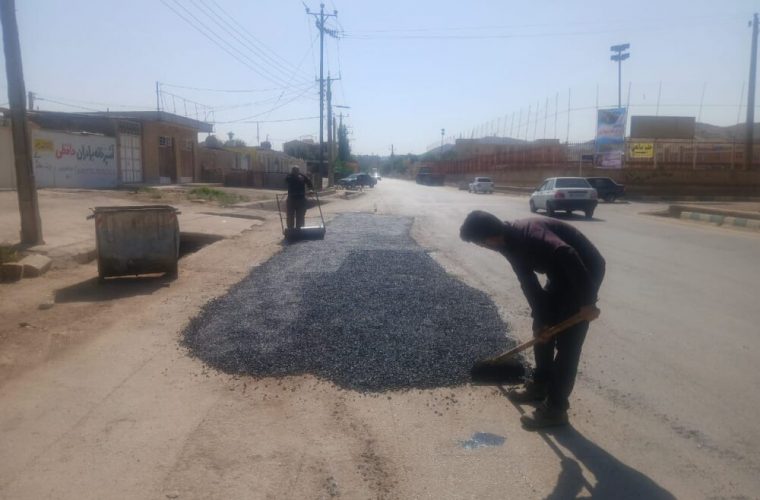 بهسازی و ترمیم گسترده معابر شهری مسجدسلیمان در مسیرهای پرتردد بهسازی و ترمیم گسترده معابر شهری مسجدسلیمان در مسیرهای پرتردد