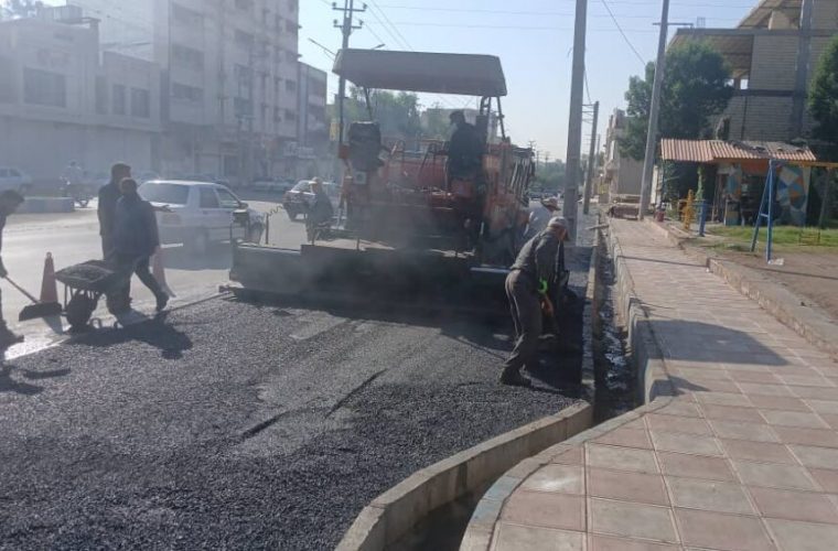 اجرای عملیات آسفالت محور دسترسی تقاطع سرکورهها به تقاطع مالجونکی با دستور شهردار مسجدسلیمان اجرای عملیات آسفالت محور دسترسی تقاطع سرکورهها به تقاطع مالجونکی با دستور شهردار مسجدسلیمان