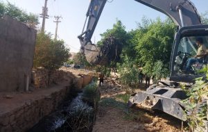 اقدام پیشگیرانه شهرداری مسجدسلیمان پیش از بارندگیها / لایروبی کانالها و مسیلهای منطقه چهاربیشه اجرا شد اقدام پیشگیرانه شهرداری مسجدسلیمان پیش از بارندگیها / لایروبی کانالها و مسیلهای منطقه چهاربیشه اجرا شد
