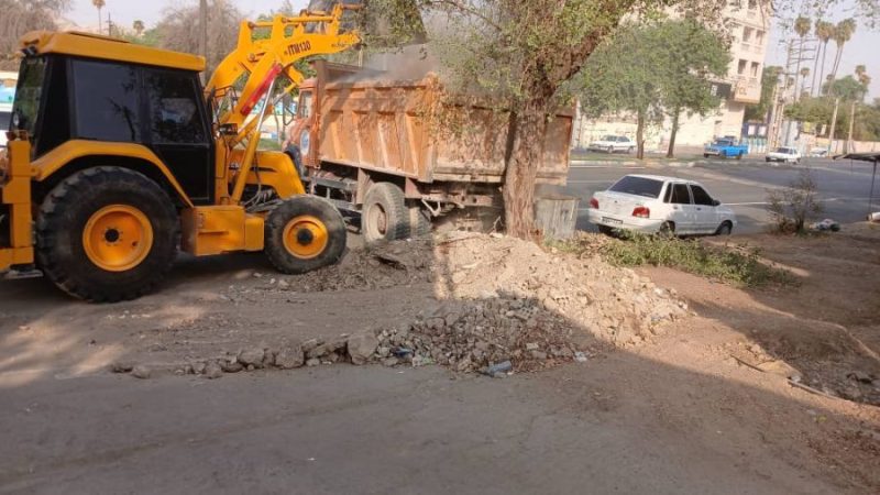 اجرای عملیات نخاله‌برداری در نقاط مختلف شهری توسط شهرداری مسجدسلیمان