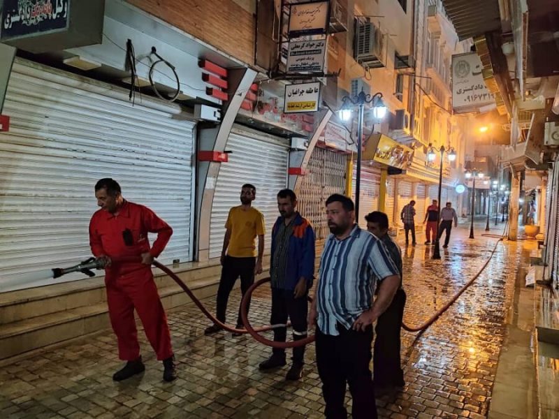 در راستای آلودگی زدایی، رعایت اصول بهداشتی و آراستگی شهری کوچه پزشکان پاکسازی و شستشو شد در راستای آلودگی زدایی، رعایت اصول بهداشتی و آراستگی شهری کوچه پزشکان پاکسازی و شستشو شد