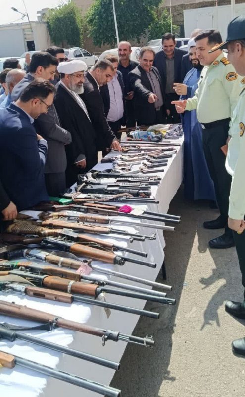 بازدید امام جمعه و اعضای شورای تأمین و شورای اداری شهرستان لالی از نمایشگاه اقدامات فرماندهی انتظامی